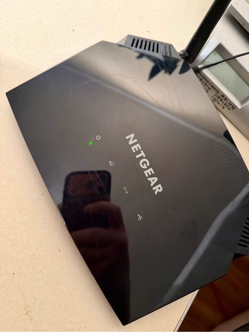 NETGEAR - R6260 - AC1600 Wireless Dual-Band Gigabit Wifi Router - Picture 8 of 8
